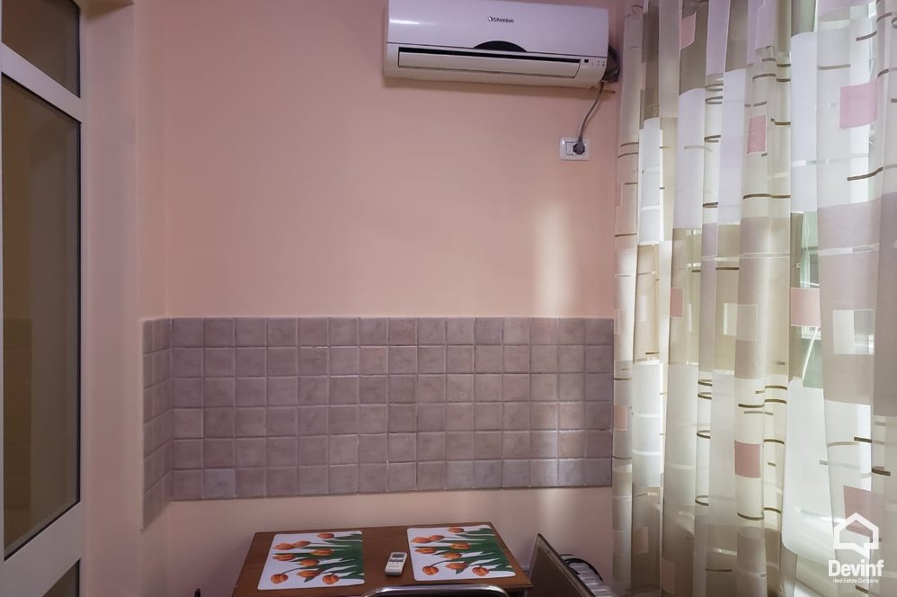 Tirane Qera Zyre  Zyre ne zonen e Bllokut zyre