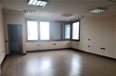 Me Qera Apartament Me shume se 4 dhoma Zyre ne zonen e Bllokut Tirane