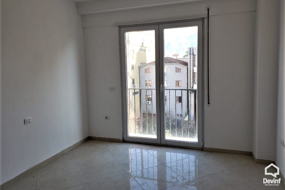 Tirane Qera Apartament 2+1+A Prane Hotel Mondial apartament zyre