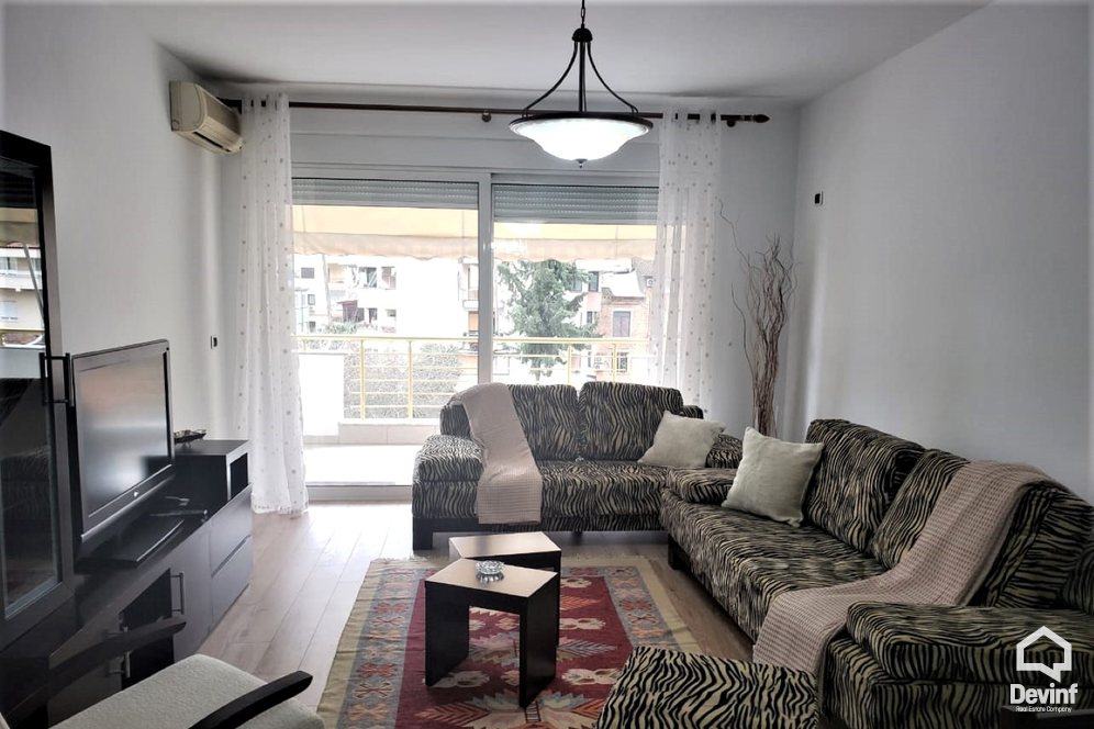 Me Qera Apartament 2+1+A Apartament ne zonen e Bllokut Tirane