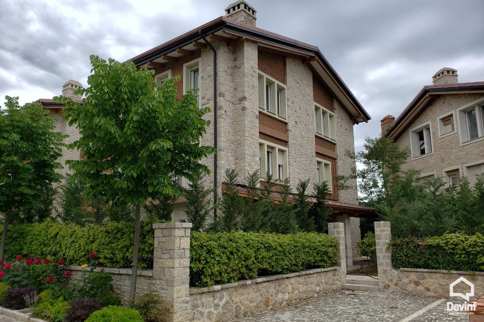 Tirane Qera Vile 4+1+G Vile ne nje kompleks rezidencial vilash prane TEG vile kompleks rezidencial