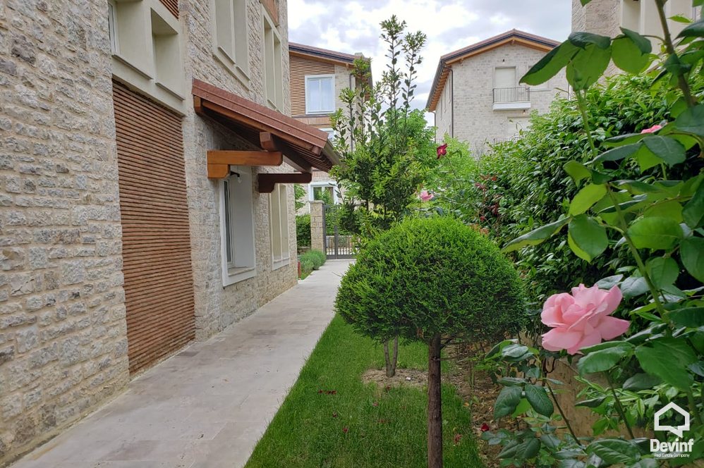 Tirane Qera Vile 4+1+G Vile ne nje kompleks rezidencial vilash prane TEG vile kompleks rezidencial