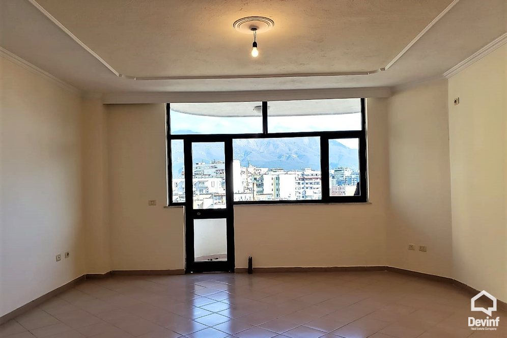 Ne Shitje Apartment 3 bedrooms + livingroom + kitchenette Zogu i Pare Boulevard Tirane