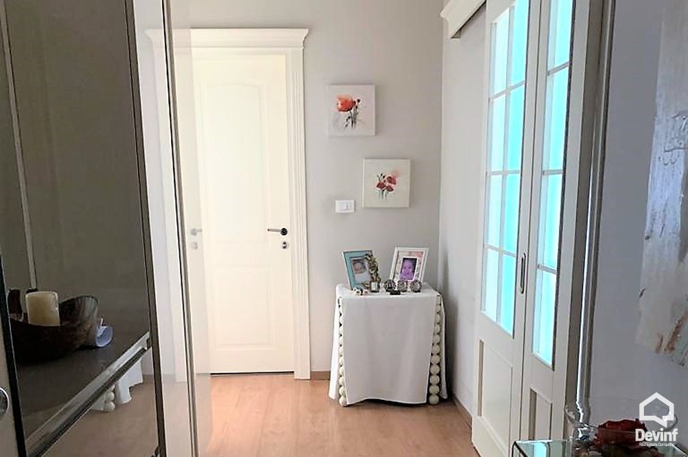 Tirane Shitje Apartament 1+1+A Rruga Medar Shtylla, prane Kristal Center apartament kompleks rezidencial