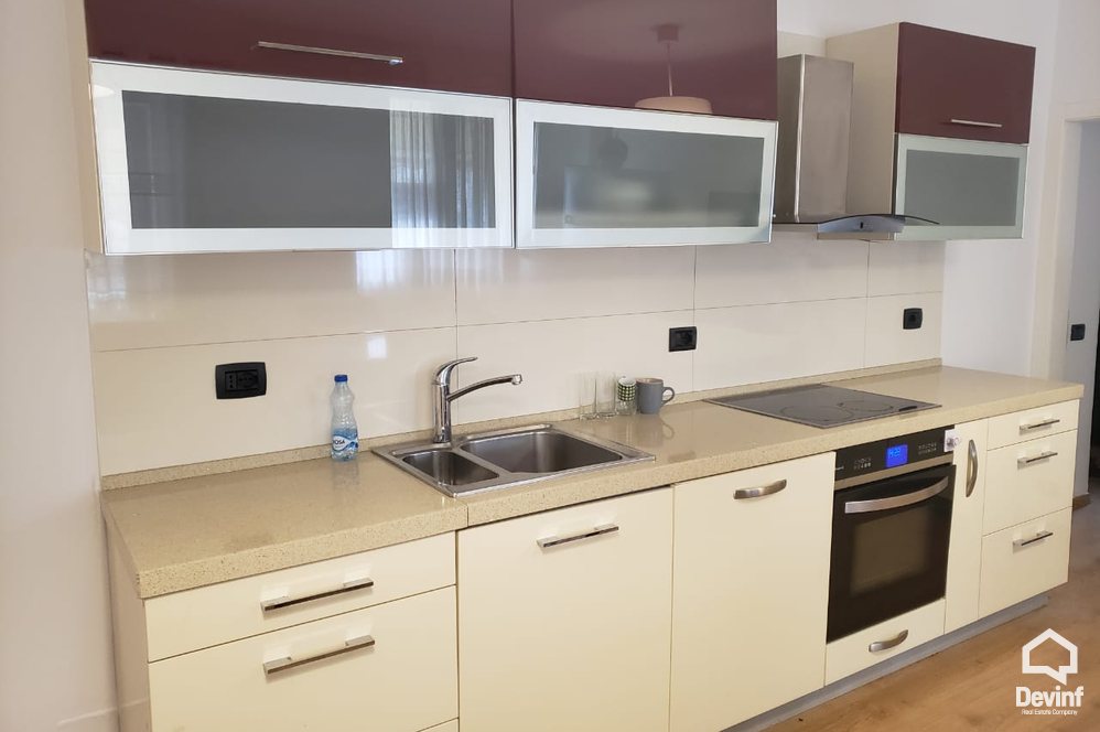 Tirane Qera Apartament 3+1+A Ne Rrugen Myslym Shyri apartament