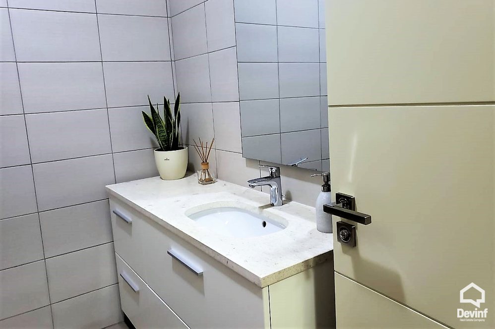 Tirane For Sale Office  Rezidential Complex, near the Archives Directory Office Apartment Residential Complex klinike dentare qender estetike palester Booking/AirBnB studio ligjore