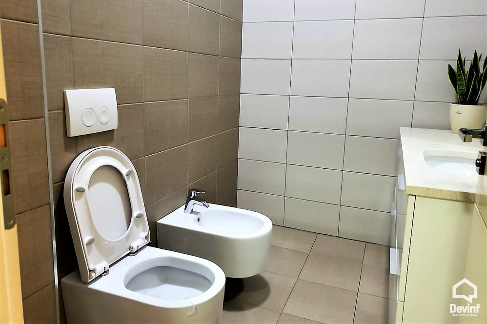 Tirane For Sale Office  Rezidential Complex, near the Archives Directory Office Apartment Residential Complex klinike dentare qender estetike palester Booking/AirBnB studio ligjore