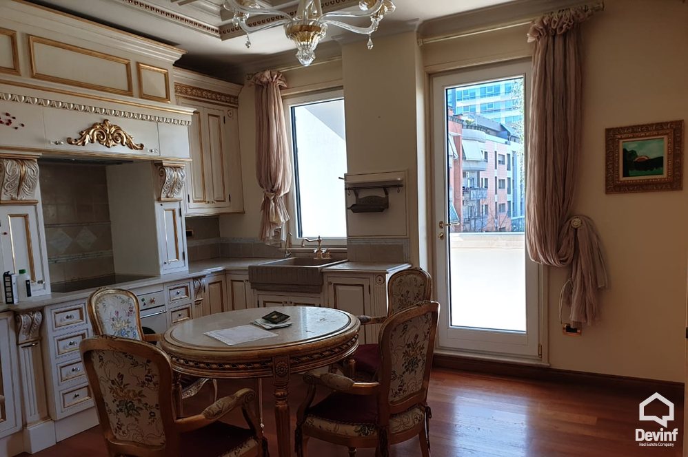 Tirane Shitje Apartament Me shume se 4 dhoma prane Radio Televizionit Shqiptar apartament