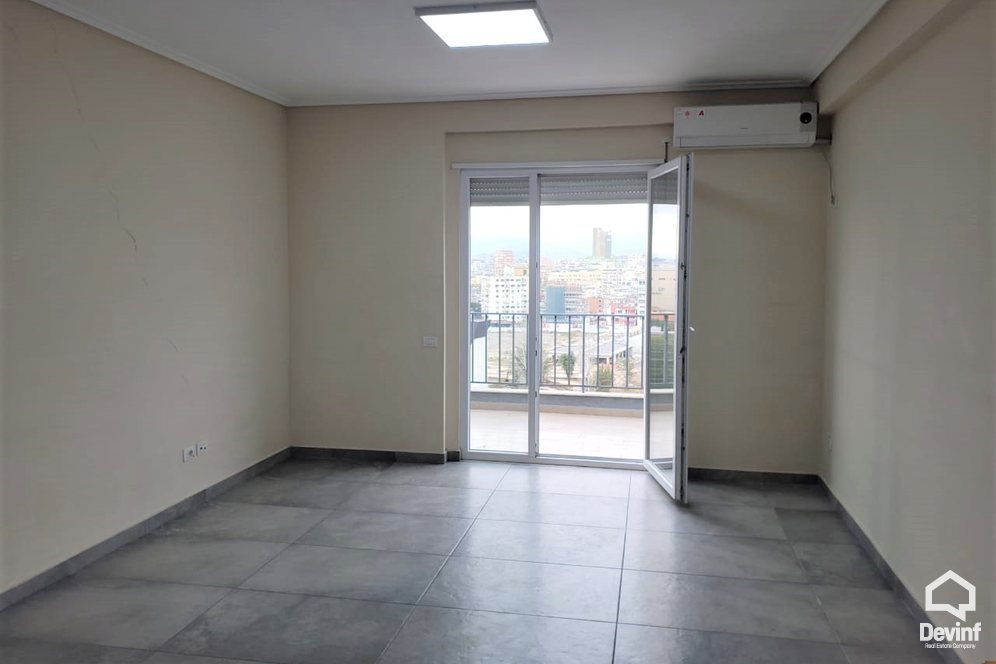 Me Qera Apartament 3+1+A Prane Parkut Olimpik te Tiranes Tirane