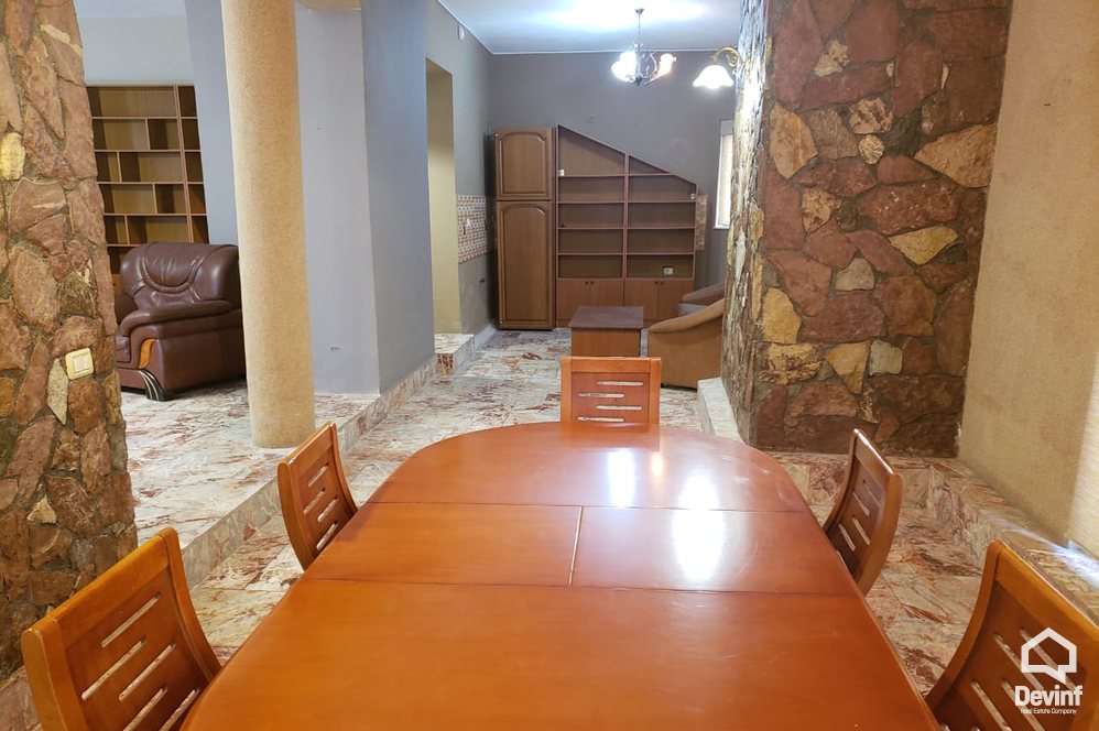 Tirane Qera Vile  Vile prane Qendres Tregtare Kristal zyre vile