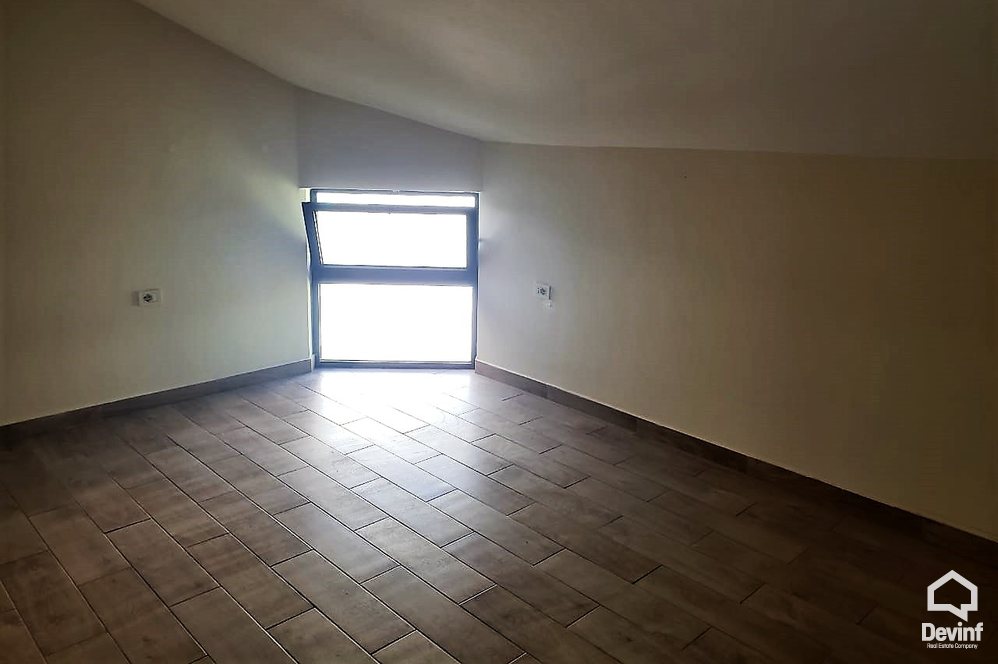 Tirane Qera Vile  Vile prane Qendres Tregtare Kristal zyre vile