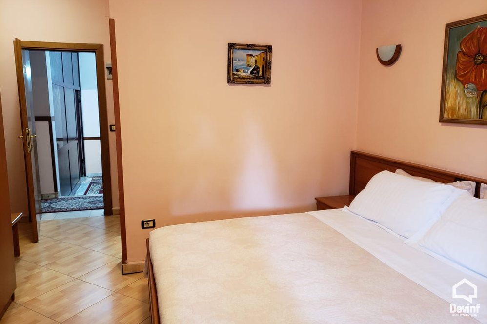 Tirane Qera Ndertese Multifunksionale  Objekt 3 katesh ne qender te Tiranes zyre ndertese multifunksionale