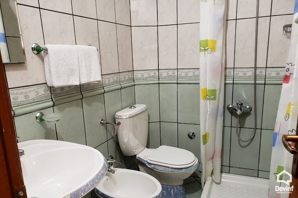 Tirane Qera Ndertese Multifunksionale  Objekt 3 katesh ne qender te Tiranes zyre ndertese multifunksionale