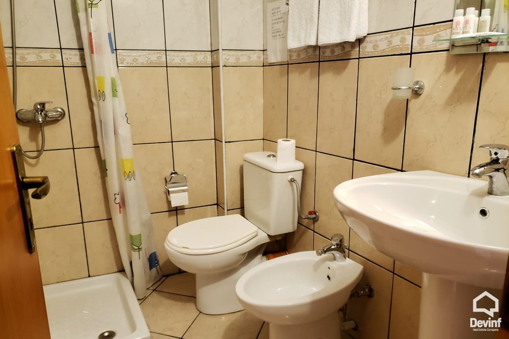 Tirane Qera Ndertese Multifunksionale  Objekt 3 katesh ne qender te Tiranes zyre ndertese multifunksionale