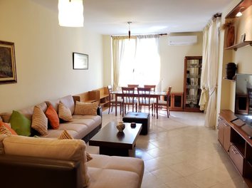 Apartament Qera Ne qender te Tiranes prane Qendres Toptani