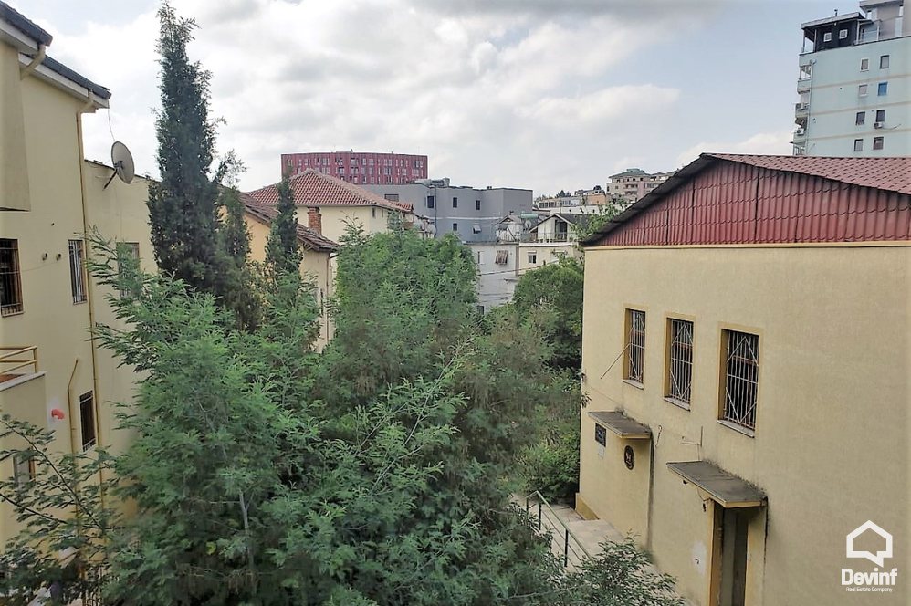 Tirane Qera Apartament 2+1+A Prane Ambasades Amerikane apartament