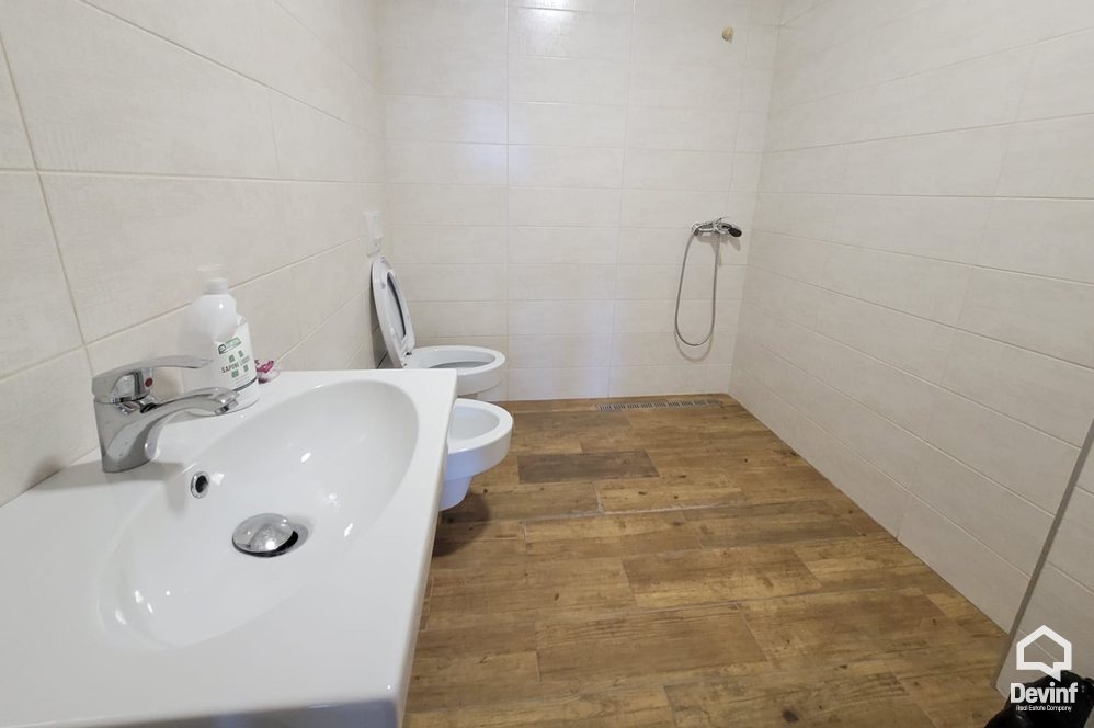 Tirane Qera Zyre 2+1 Zyra ne qender te Tiranes zyre studio ligjore