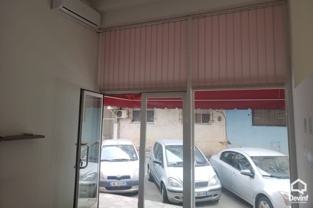 Tirane Qera Dyqan  Ne zonen prane Qendres Taivan zyre dyqan