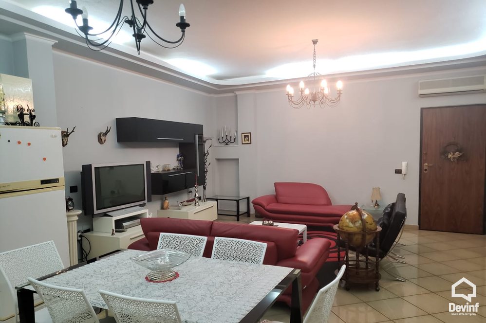 Tirane Qera Apartament 3+1+A Apartament prane qendres ne Bulevardin Zogu i I apartament