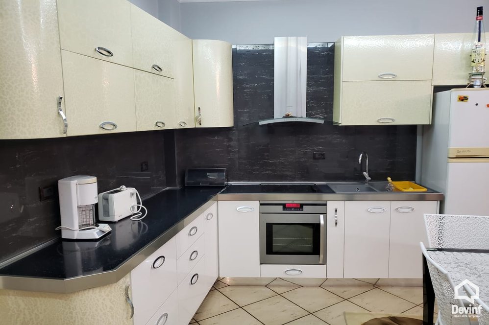 Tirane Qera Apartament 3+1+A Apartament prane qendres ne Bulevardin Zogu i I apartament