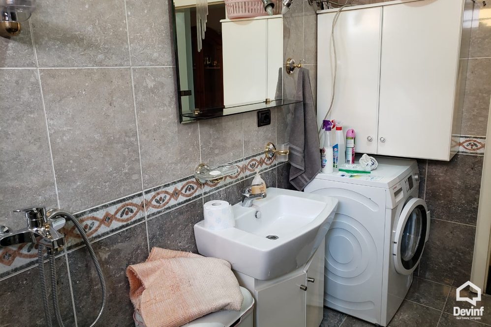 Tirane Qera Apartament 3+1+A Apartament prane qendres ne Bulevardin Zogu i I apartament