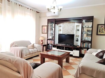 Apartament Qera Prane Stadiumit Air Albania
