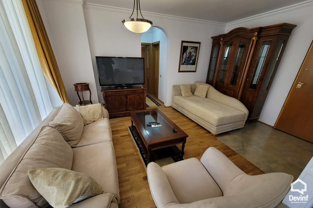 Tirane Qera Apartament 1+1 Ne buze te Parkut te Madh te Liqenit apartament