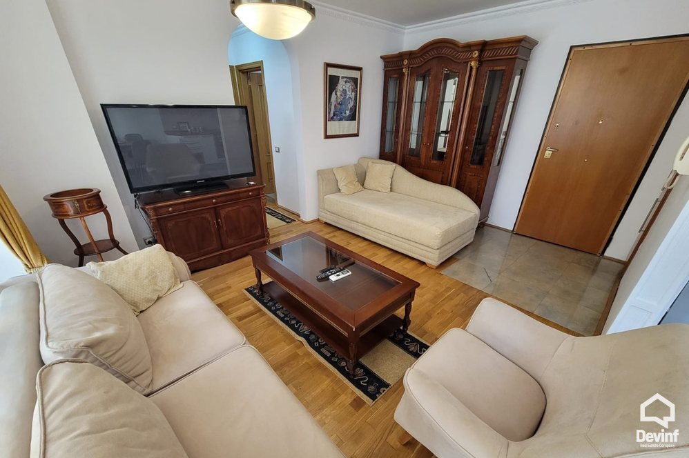 Tirane Qera Apartament 1+1 Ne buze te Parkut te Madh te Liqenit apartament
