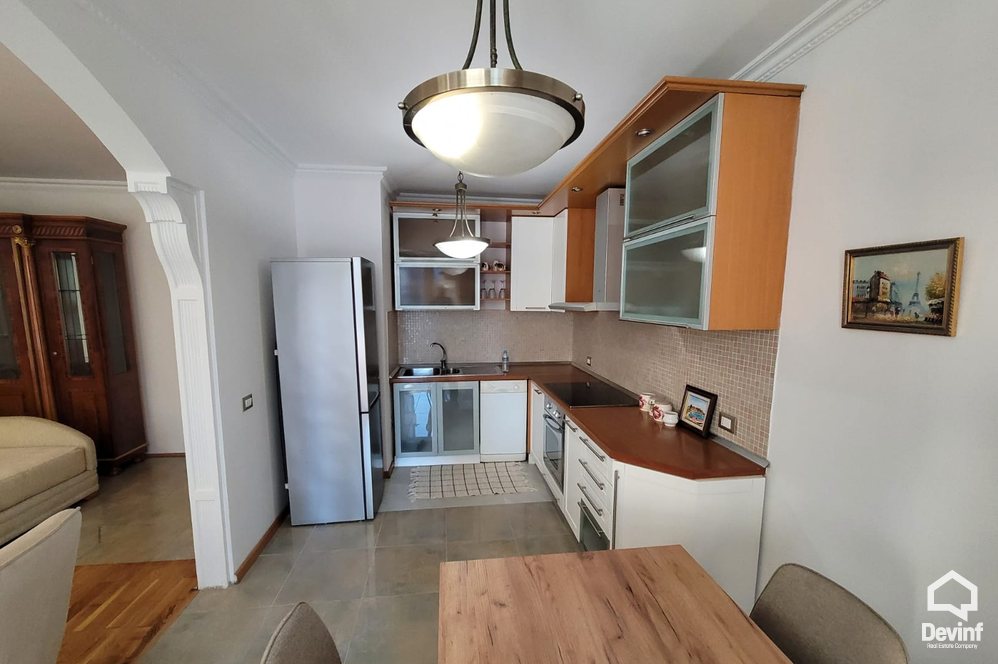 Tirane Qera Apartament 1+1 Ne buze te Parkut te Madh te Liqenit apartament
