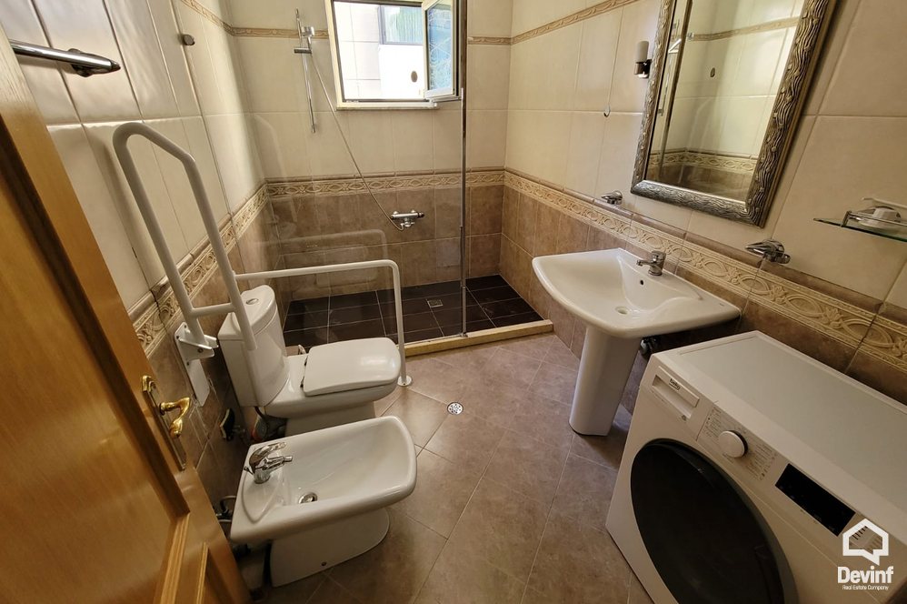 Tirane Qera Apartament 1+1 Ne buze te Parkut te Madh te Liqenit apartament