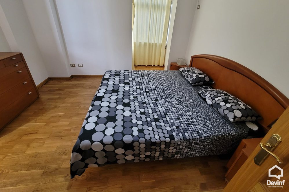 Tirane Qera Apartament 1+1 Ne buze te Parkut te Madh te Liqenit apartament