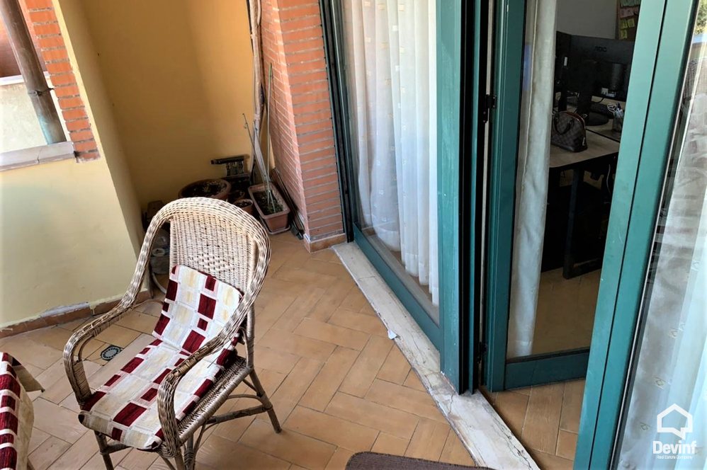 Tirane Qera Apartament 2+1+G Ne zonen e Bllokut apartament zyre