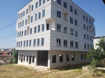 Ndertese Multifunksionale Qera Ne zonen e Kinostudios