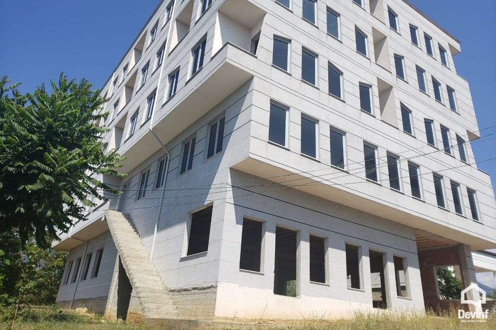 Tirane Qera Ndertese Multifunksionale  Ne zonen e Kinostudios zyre ndertese multifunksionale shkolle kursesh