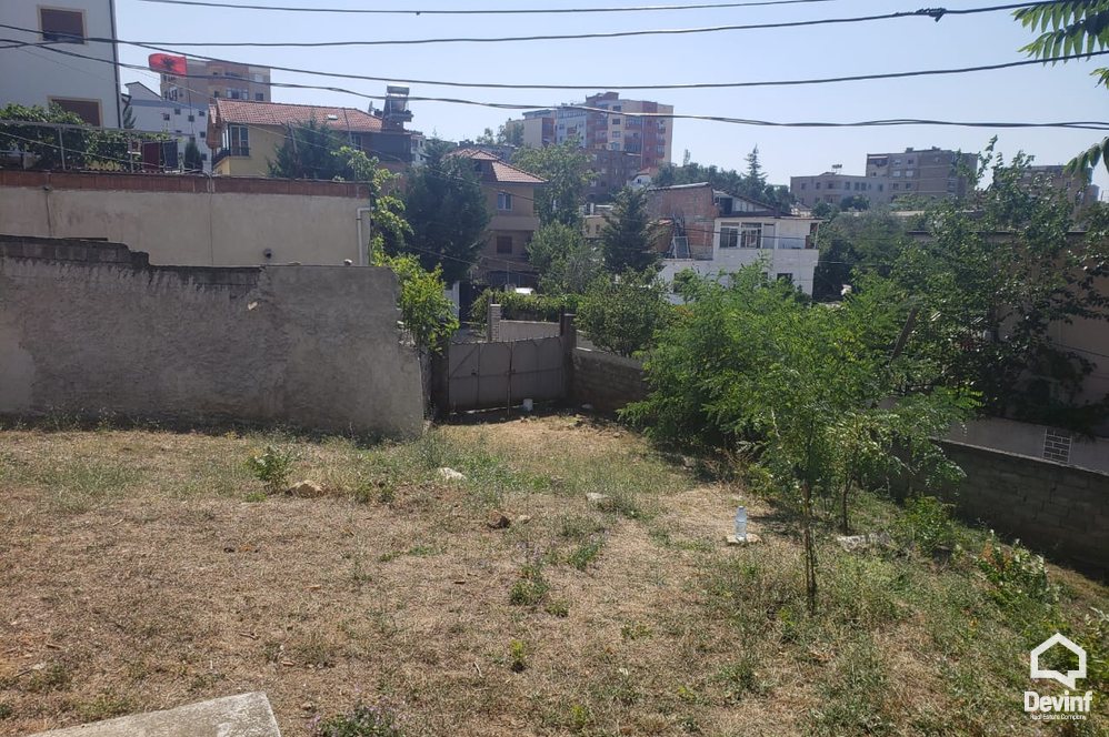 Tirane Qera Ndertese Multifunksionale  Ne zonen e Kinostudios zyre ndertese multifunksionale shkolle kursesh