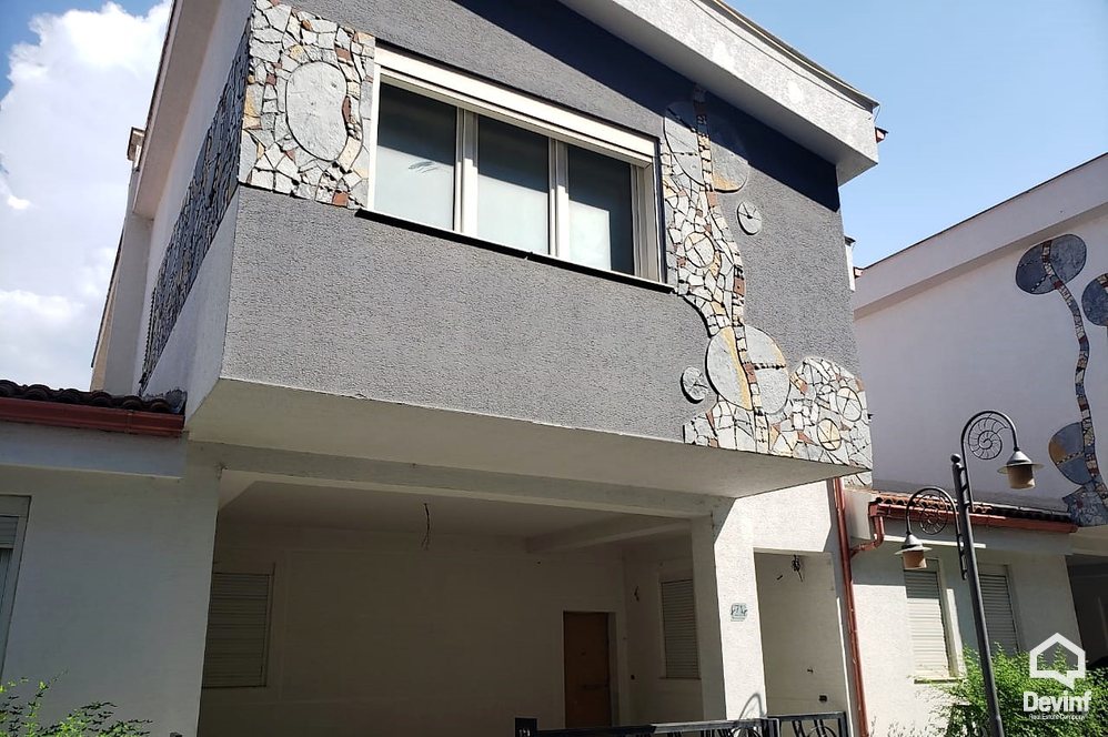 Tirane For Rent Villa Me shume se 4 dhoma A house in residential compound close to Botanical Garden Villa Residential Complex