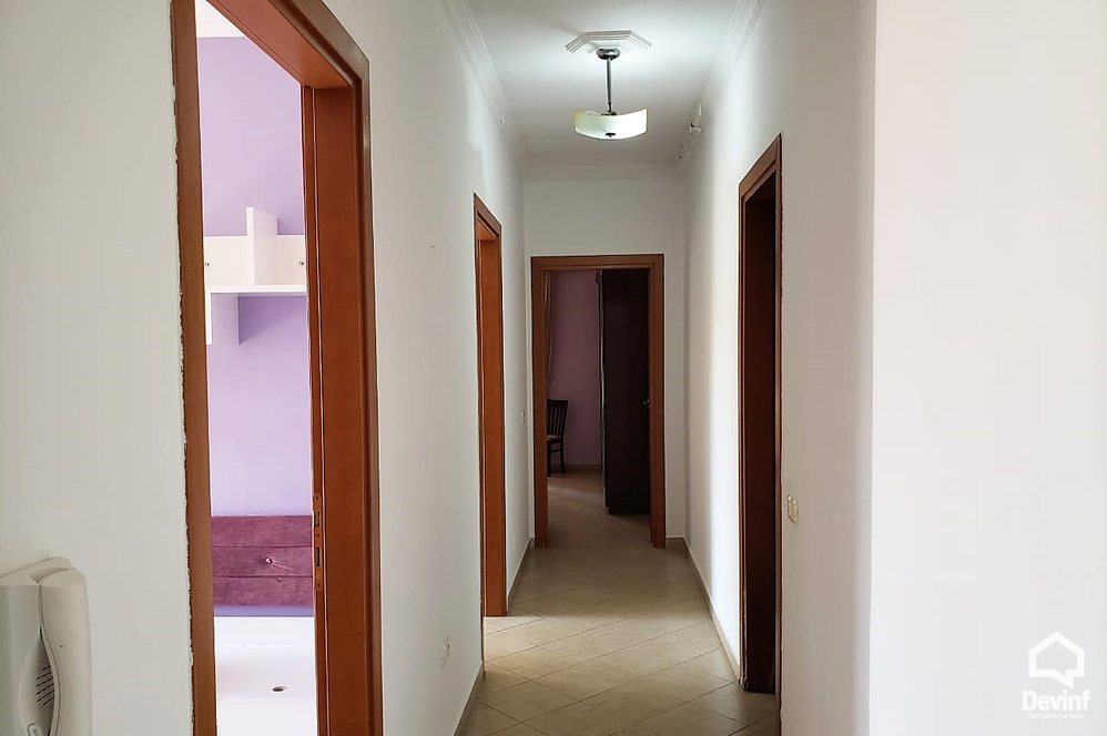 Tirane Qera Apartament 3+1+A Apartament prane Kopeshtit Zoologjik apartament