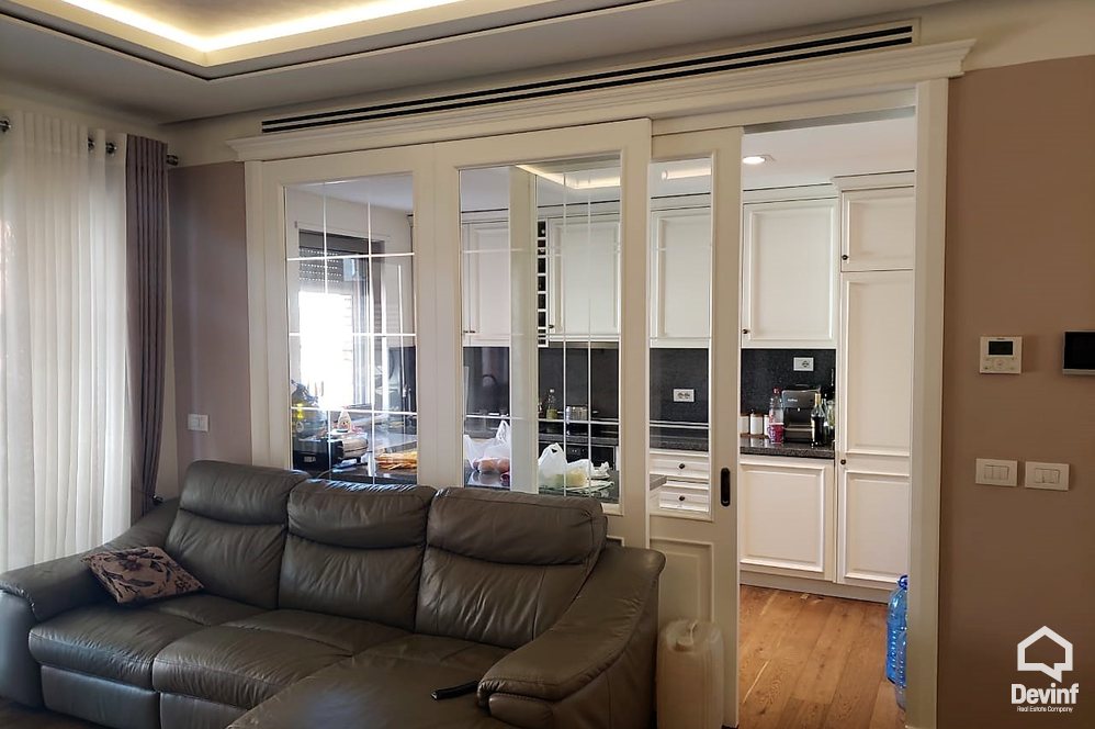 Tirane Qera Apartament 3+1+G Apartament ne Rr. Kavajes apartament kompleks rezidencial