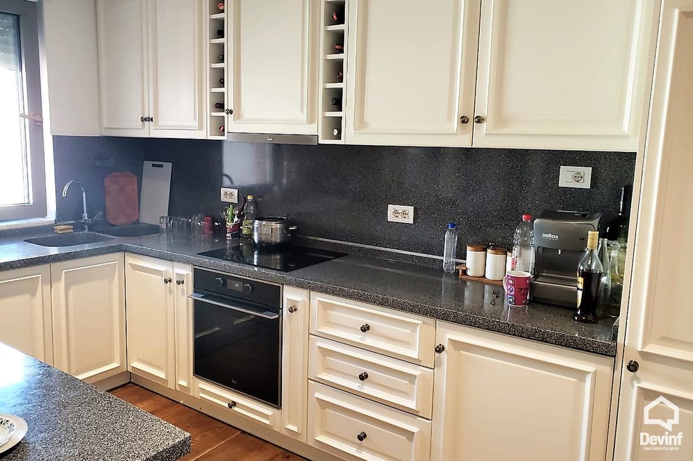 Tirane Qera Apartament 3+1+G Apartament ne Rr. Kavajes apartament kompleks rezidencial