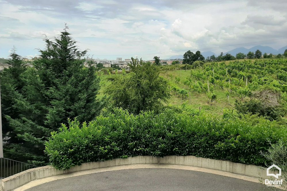 Tirane Qera Apartament 2+1+G Apartament ne nje kompleks rezidencial prane TEG apartament kompleks rezidencial