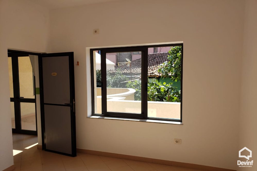 Tirane Qera Vile  Objekt ne qender te Tiranes zyre ndertese multifunksionale hotel