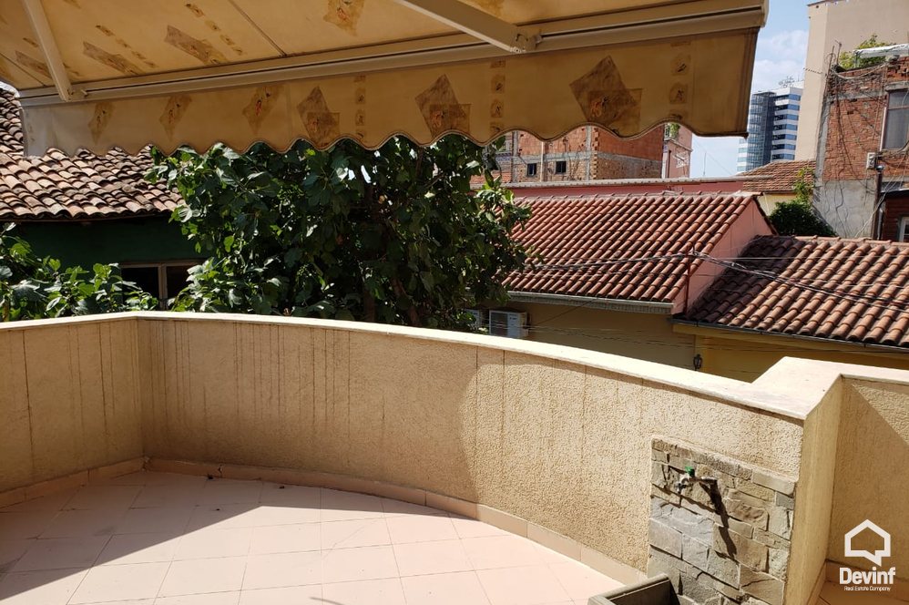 Tirane Qera Vile  Objekt ne qender te Tiranes zyre ndertese multifunksionale hotel