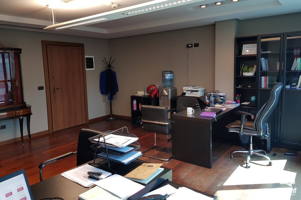 Tirane Qera Zyre  Zyre ne qender te Tiranes zyre studio ligjore Noter