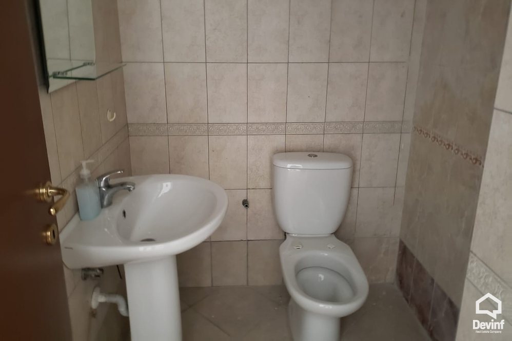Tirane Qera Zyre  Zyre ne qender te Tiranes zyre