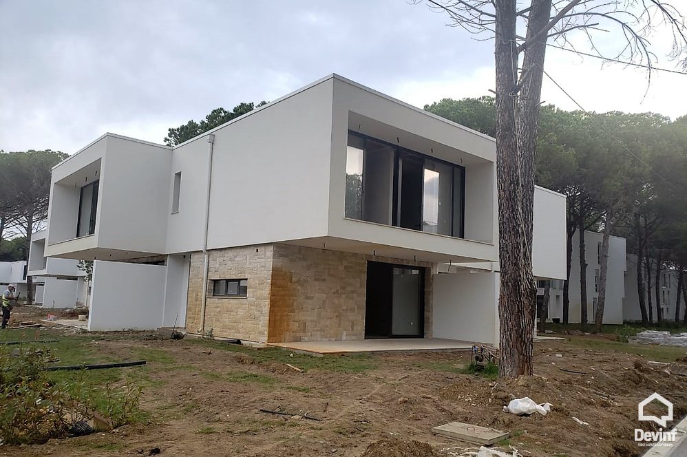 Durres Shitje Vile 2+1+A Kompleks i ri rezidencial ne Gjirin e Lalezit apartament vile bregdet kompleks rezidencial