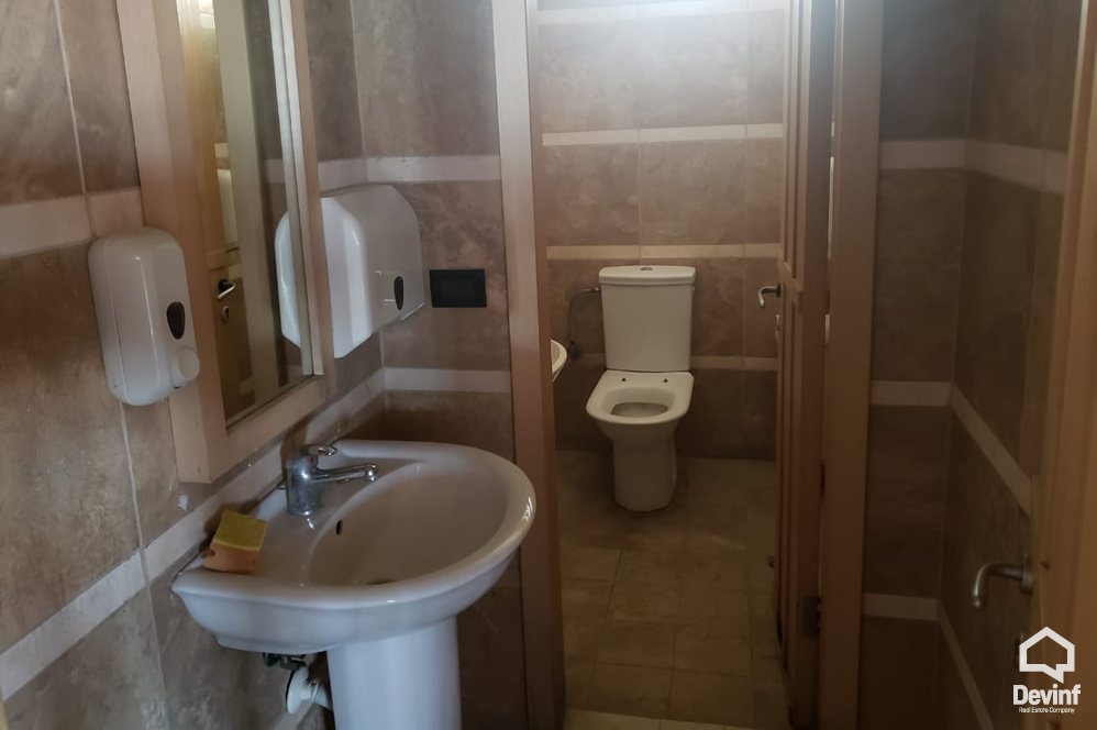 Tirane Qera Zyre  Salle ne zonen e Qytetit Studenti zyre