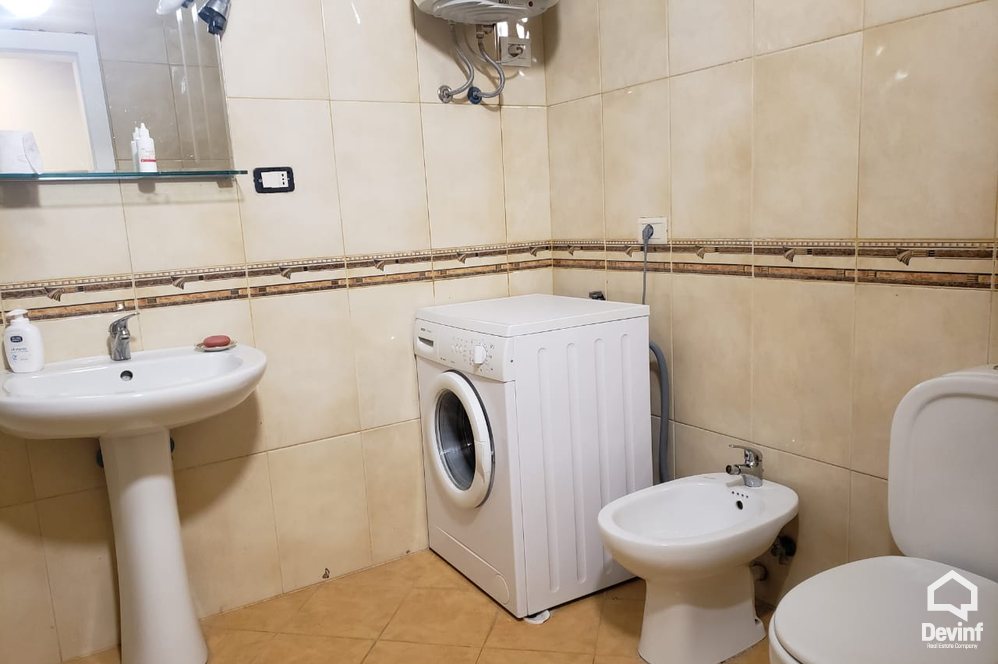 Tirane Qera Zyre  Zyre ne zonen e Bllokut zyre