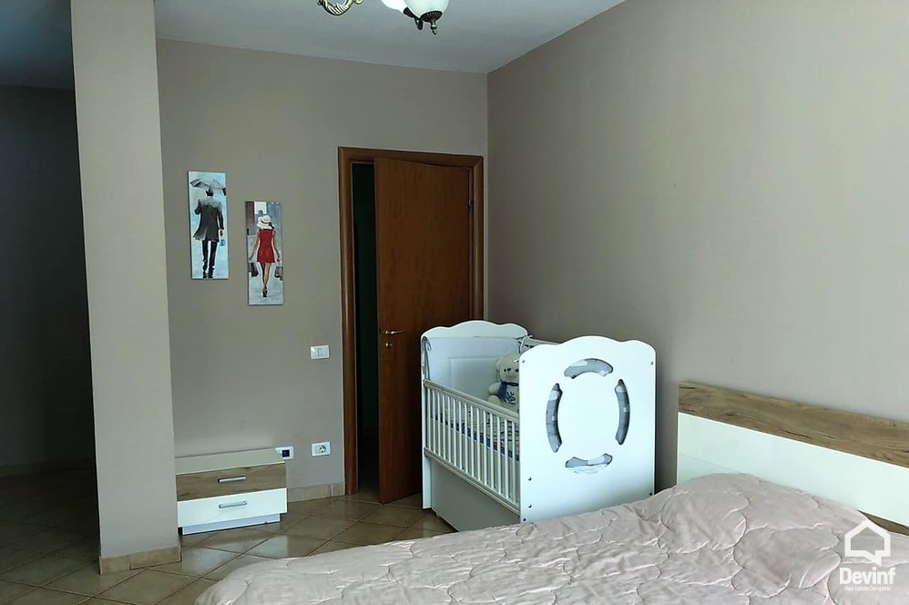 Tirane Shitje Apartament 2+1+A Pallati ndodhet prane Stacionit te Trenit apartament kompleks rezidencial