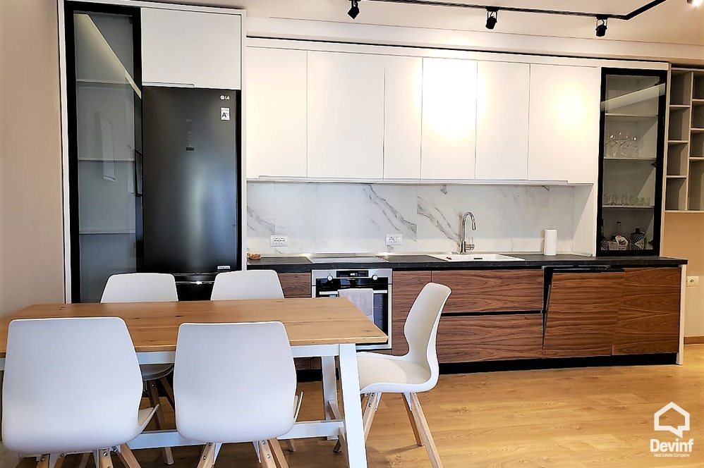 Tirane Shitje Apartament 2+1+A Prane Sheshit Avni Rustemi apartament