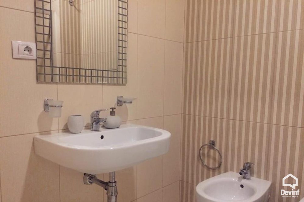 Tirane Shitje Apartament 2+1+A Prane Parkut te Madh te Liqenit apartament